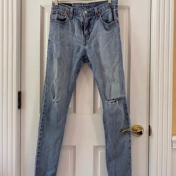 Levi's Men's Skinny Style Jeans with Torn Knees - Picture 1 of 5
